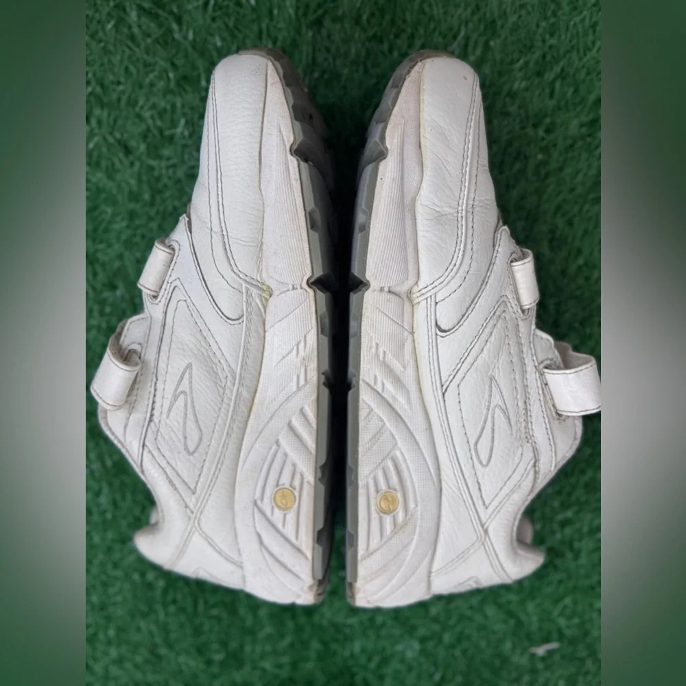 Brooks good preowned
